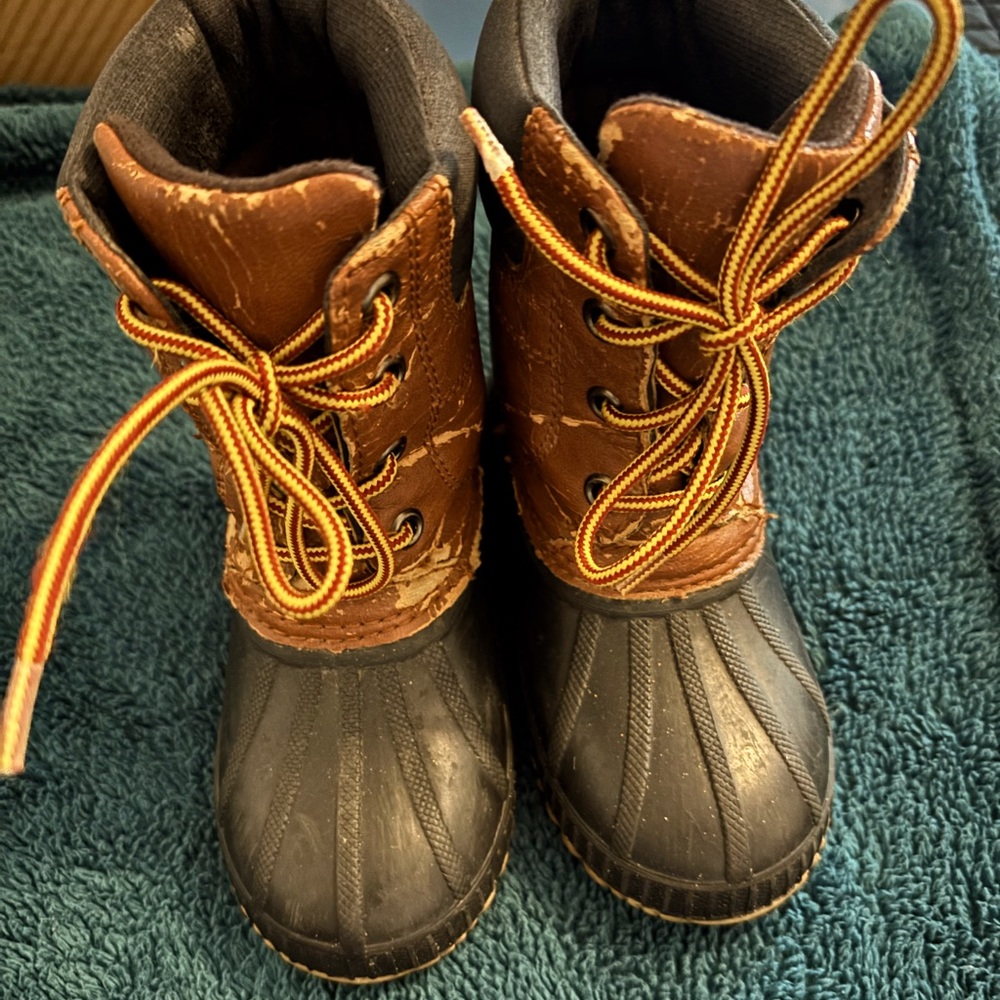 Gap winter snow boots
